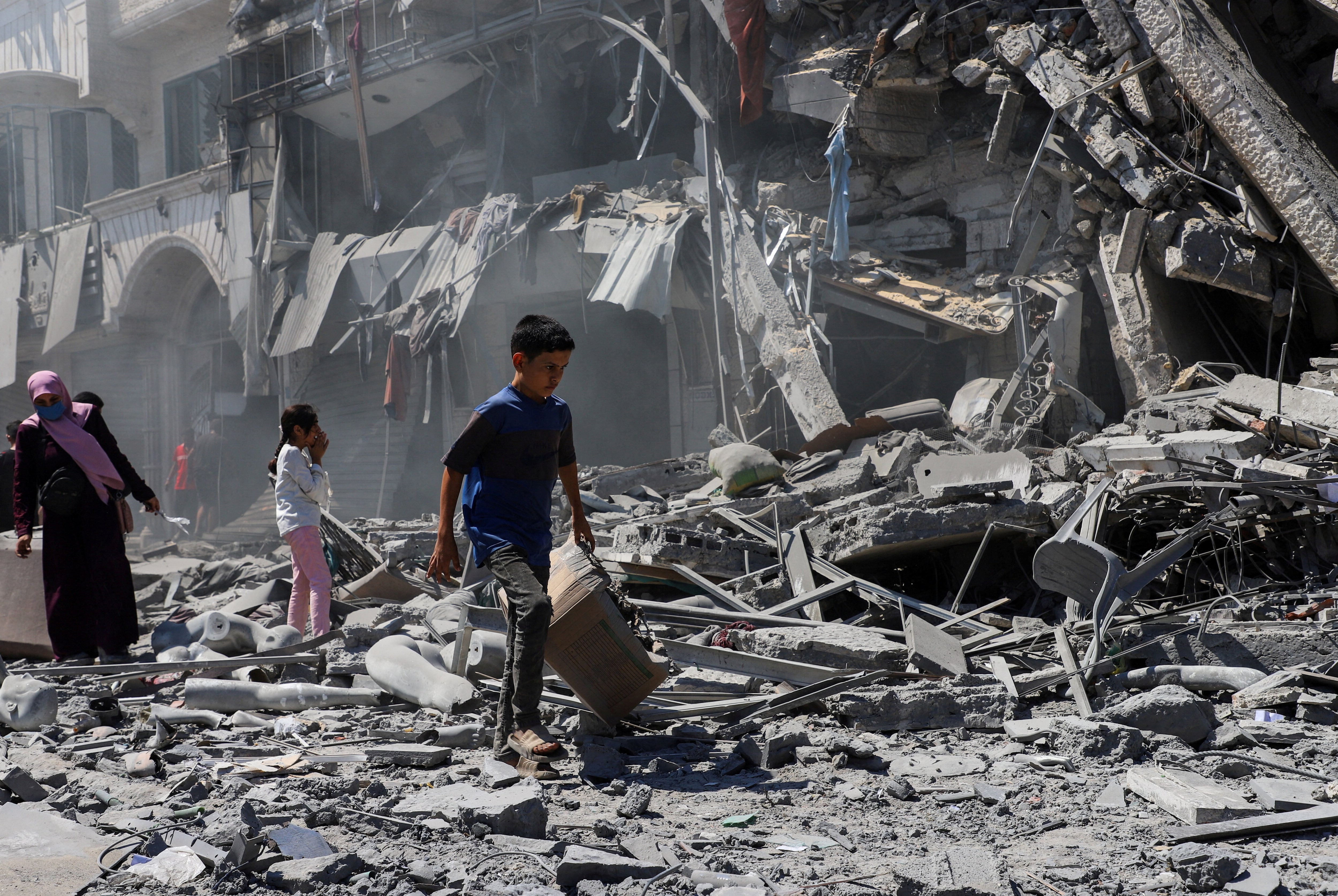 イスラエル、軍にガザ攻撃指示