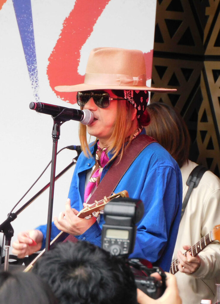 【芸能】清春　池袋西口公園で伝説のドラマ「池袋ウエストゲートパーク」　　主題歌『忘却の空』を披露！ 「まさかここで歌える日が…」