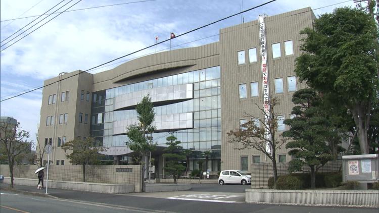 温泉施設で騒いだ？男の子の胸倉つかんだか　４６歳会社員の男を現行犯逮捕
