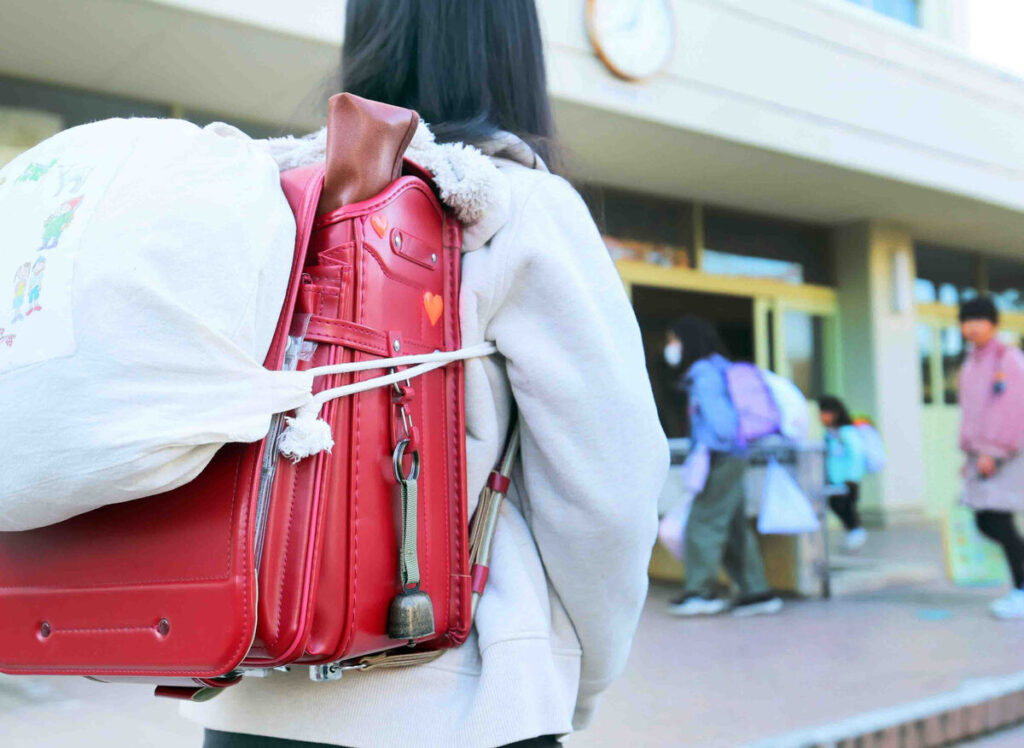 ランドセルに鈴、校外学習取りやめ…熊が近くで目撃された仙台市内の小中学校に影響じわり