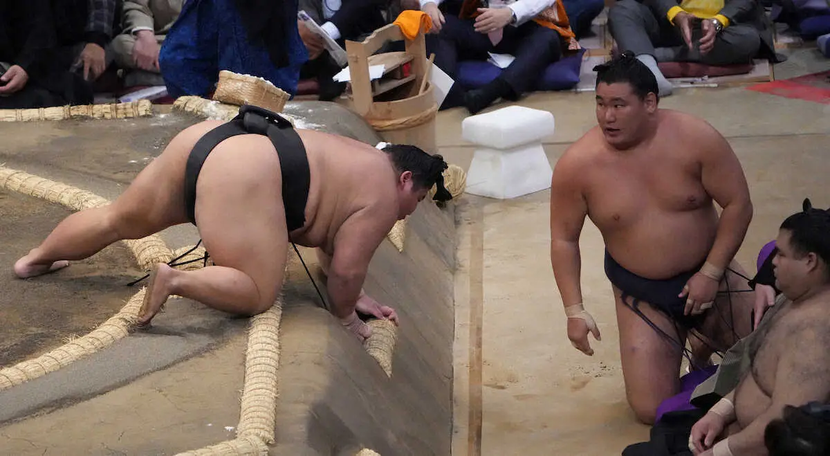 【大相撲初日】九州場所波乱の幕開け！豊昇龍が初日から金星配給…大関獲り足固めの新関脇・安青錦、大の里は白星発進