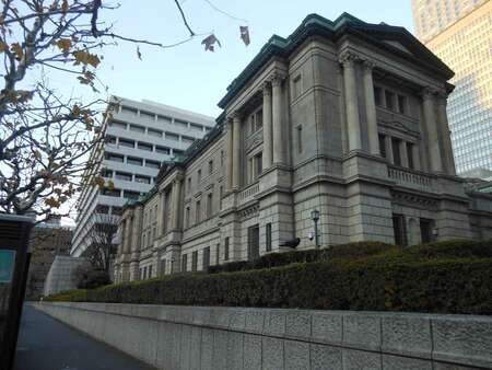 利上げ検討、年内も視野　政治配慮なら年明けか―日銀