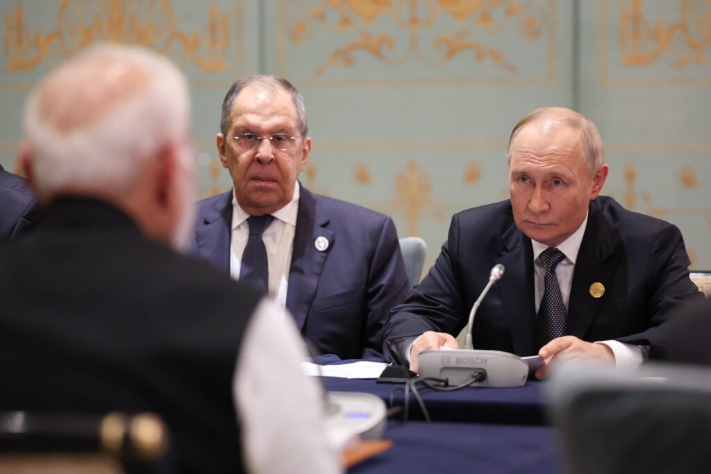 【ロシア】ラブロフ外相の異変、臆測飛び交う　大統領から不興？病気説も