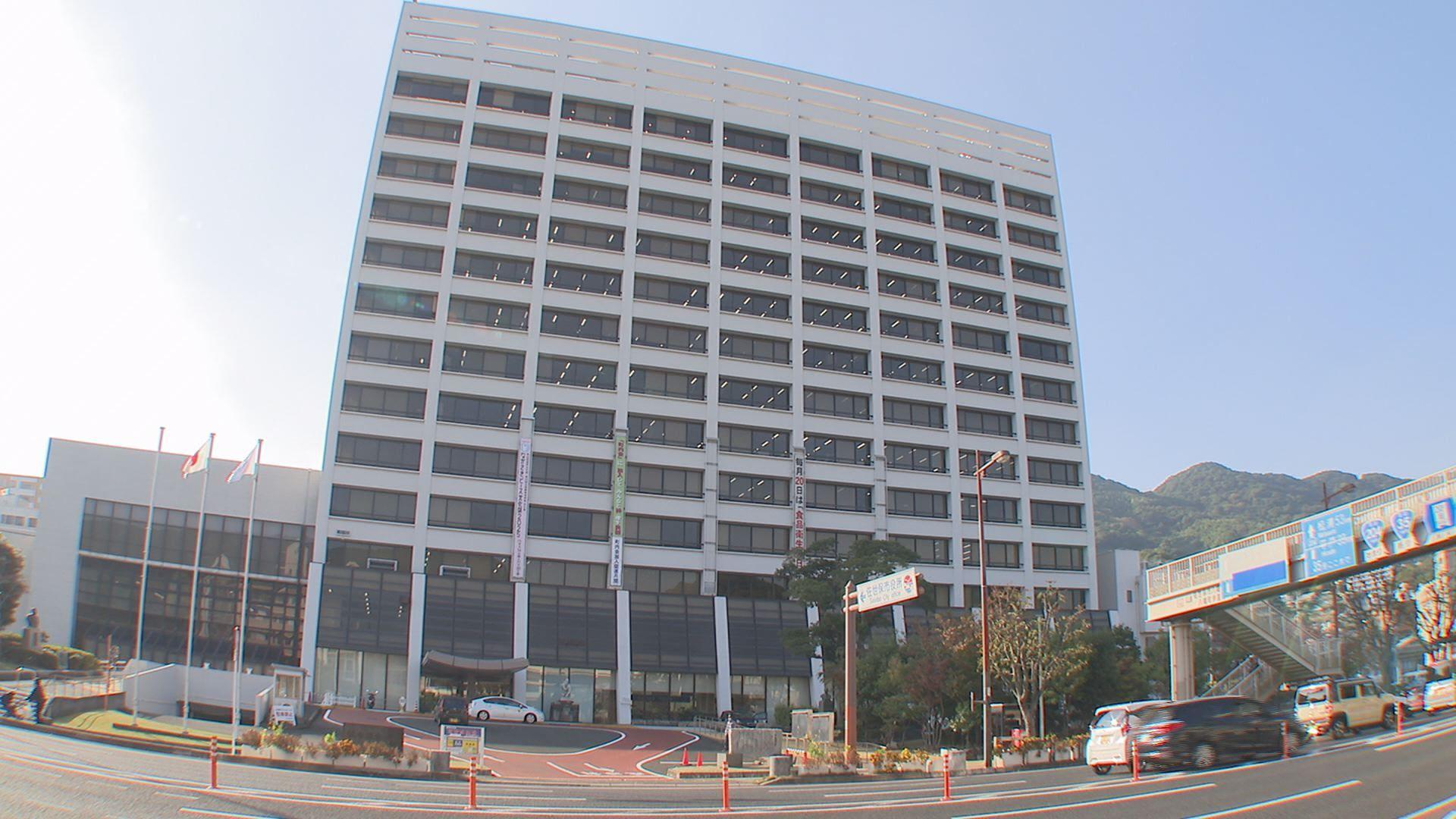 盗撮容疑で逮捕の市職員を懲戒処分－佐世保