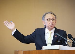 薛剣氏の「高市の首は斬ってやる」投稿について沖縄のデニー氏「批判するのは控えたい」