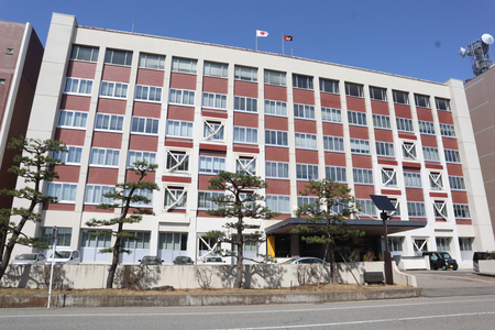 秋田で田んぼに女性遺体、クマか