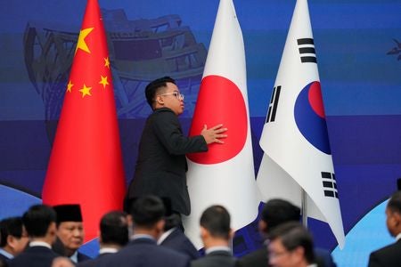 【速報】中国、韓国に対し日中韓会合の延期を通告。