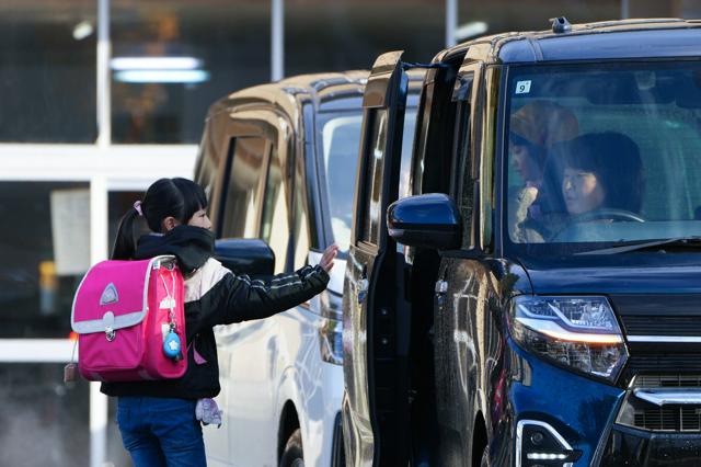 【秋田】クマが変えた日常…響くサイレン、車通学の児童「安心できない」