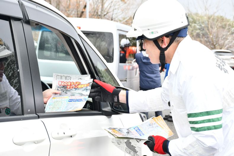 【岩手】「夜間は原則ハイビームで」　クマと車の衝突事故多発で県警などが注意呼びかけ