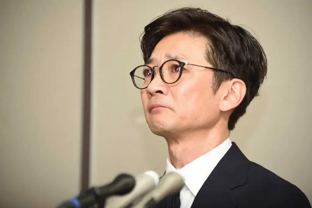 【芸能】国分太一　騒動後初の公の場で涙の謝罪「自ら取った行動により傷つけてしまった」　眼鏡姿でやつれた表情