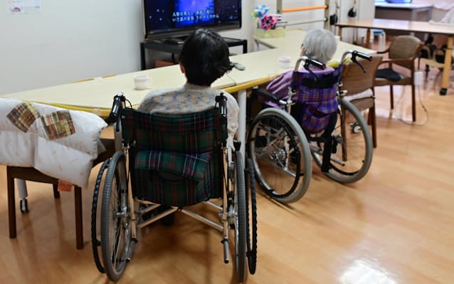 過剰な訪問看護の是正へ診療報酬下げ　厚労省、一部事業所が高収益で