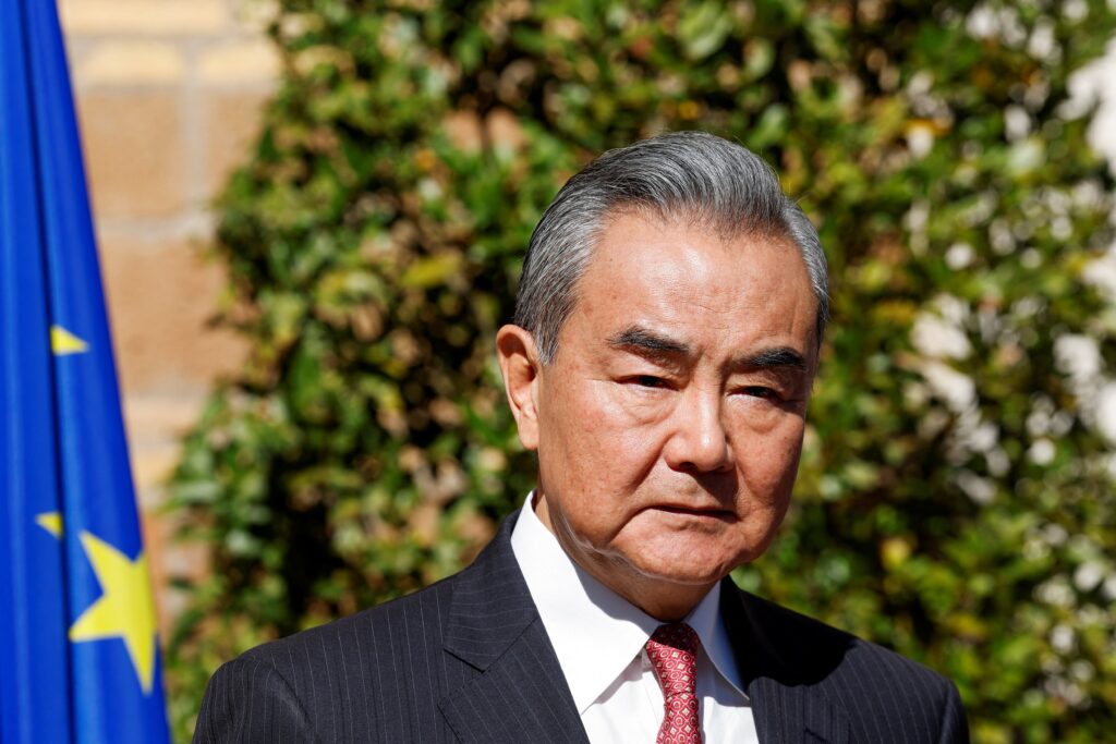 中国の王毅外相、高市首相発言を批判　フランス大統領補佐官と電話会談