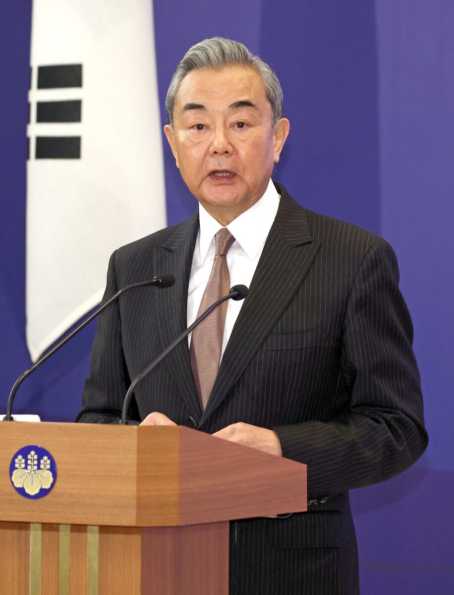 中国外相が高市首相発言巡り英国にも支持求める　「日本の問題で立場説明」外交攻勢続く