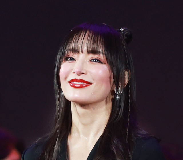 浜崎あゆみ、公演中止の中国・上海で“無観客公演”「会えるはずだった皆さんへ向けて」全曲演奏