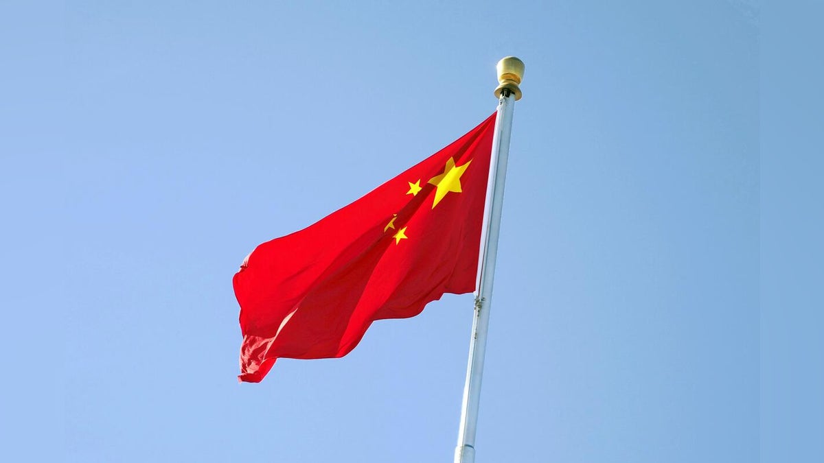 【読売新聞】 人民海軍と海警局船１００隻超、東アジア海域に展開か…外国船への模擬攻撃や「接近拒否戦略」訓練実施