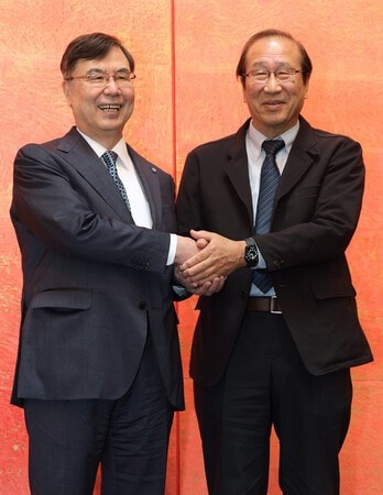 「文系への関心、科学深める」　ノーベル賞の２氏が対談―授賞式前、思い出の京大で