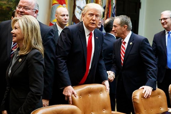 パヨクさんアメリカ入国禁止へ