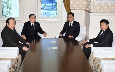 【政治】自・維、募る相互不信　定数削減で溝、政権に火種