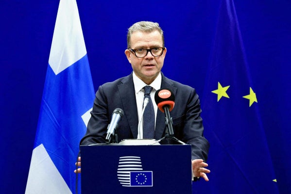 【読売新聞】 フィンランド首相、与党議員らの「つり目」問題で日中韓に謝罪…「人種差別を真剣に受け止め闘う」投稿