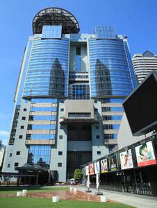 サウナ勤務５年のカンニング竹山、夫婦が死亡の個室サウナ火災に「非常ボタンの電源を切っていた時点でダメでしょ。事件ですよ」