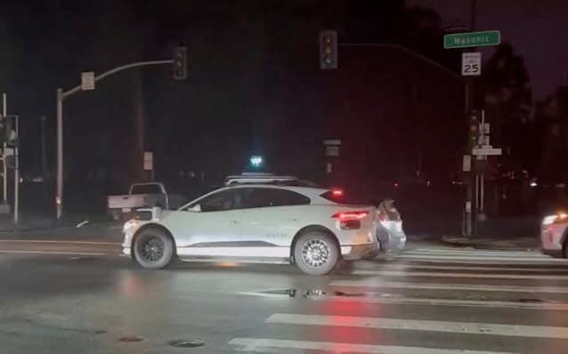 【米国】無人タクシーが停電で止まる　サンフランシスコ、交差点が渋滞