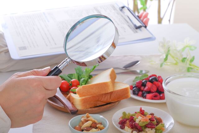 【文春】「エビ、カニが食べられない」は思い込みの可能性も!? なぜアレルギー検査は国際学会から「誤診が増える」「生活の質が低下する」とまで言われるのか