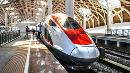 【国際】「日本の新幹線」を売らずによかった…「貸した金が返ってこない」習近平がハマったインドネシア新幹線の泥沼