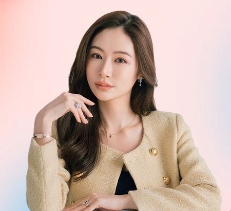 女性インフルエンサー黒木麗香氏を告発＝法人税など１．５億円脱税容疑―東京国税局