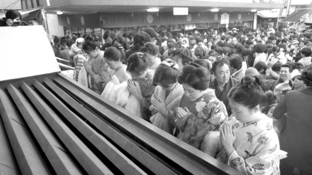 お寺で「かしわ手」はマナー違反？　神仏習合の歴史からひも解く　(島田 裕巳氏)