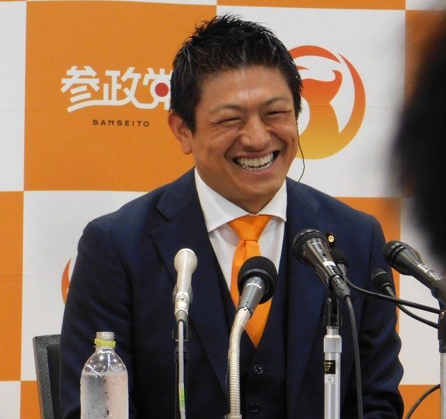 【参政党・神谷代表】「コーヒー吹いた」ナイツの「政治×ジャイアンツ」漫才に思わず爆笑