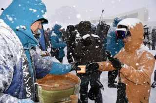 【北海道】鏡開き、もちつき、太鼓…　ニセコの新年、海外客が日本流で祝う