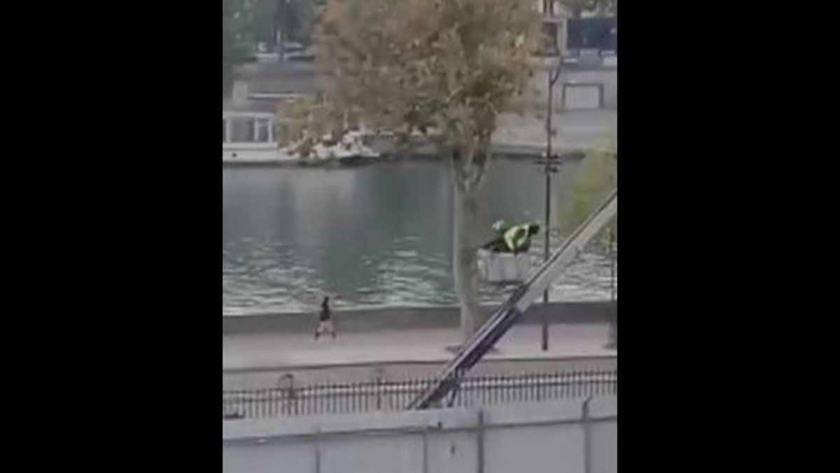 【国際】ルーブル美術館窃盗事件、実行犯にサッカー審判とインフルエンサーも… “闇バイト”集団か