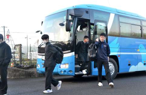 【地方】「そもそも乗れる便がない」…通学手段の鉄道、バスは減便・運休続き　地方高校の生徒募集問題