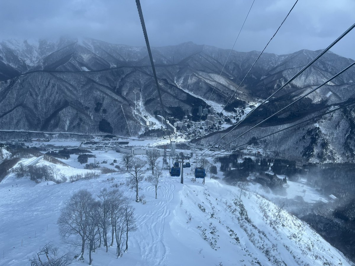 【苗場、ガラガラ】中国に依存したプリンスホテルの末路。従業員まで日本語話せない中国人雇用してた徹底ぶり