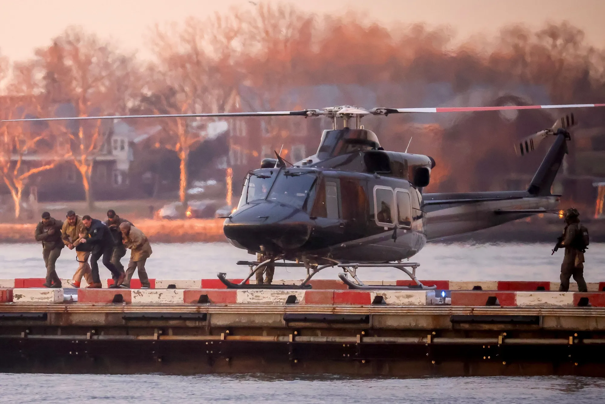 トランプ氏が中国に攻勢、「ドンロー主義」始動で中南米から排除狙う