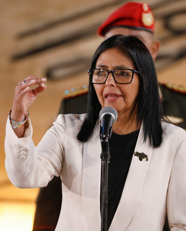 【国際】「米に従属せず」 主権主張も政治犯釈放で譲歩か　ベネズエラ暫定大統領   「われわれは従属も隷属もしていない」