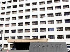 【佐賀】一方通行を逆走の軽乗用車、警察の停止指示無視し逃走…別のパトカーの指示にも従わず車２台に衝突し乗り捨て