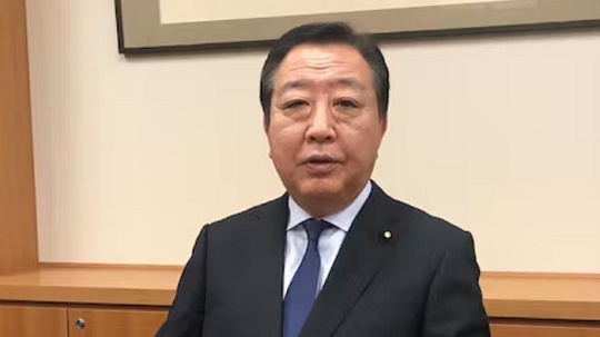 「私は逃げません！逃げないからこそ新党から出馬します！」などと意味不明な供述をくり返しており