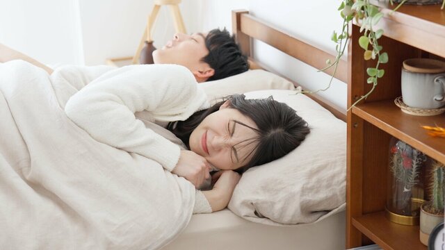 【生活】夫婦でも寝室は別々で悩みが解決？「睡眠離婚」の驚くべき効果　専門医おすすめの夫婦のタイプと注意点