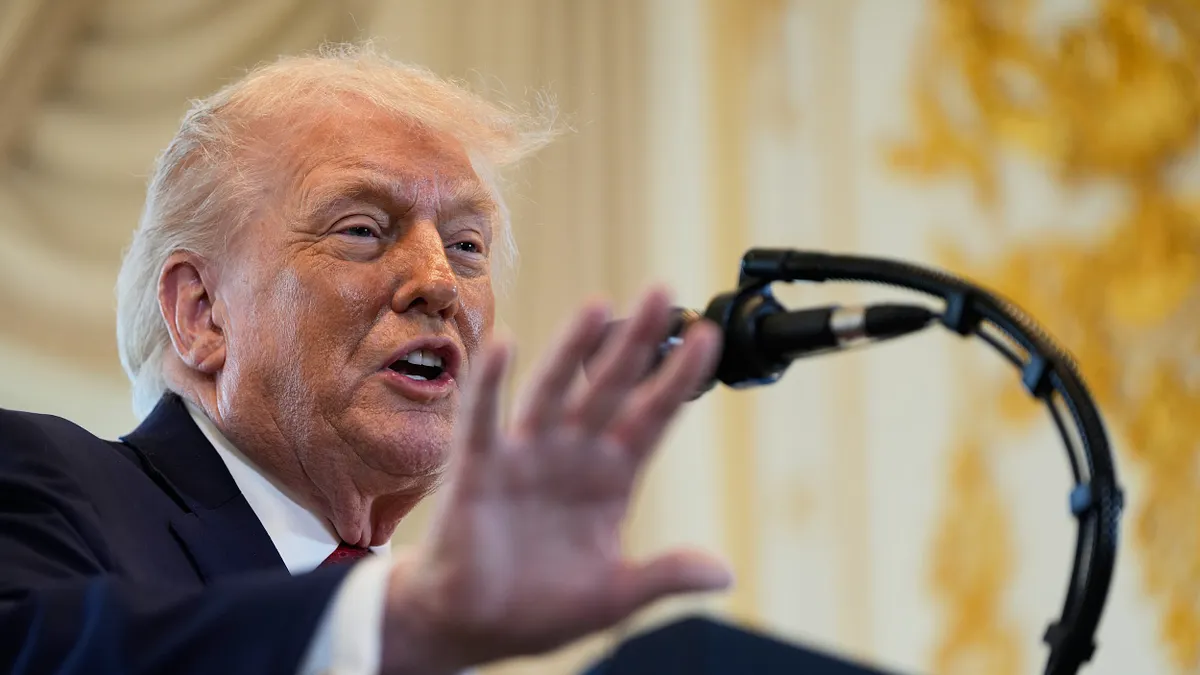 米国、メモリに関税１００％