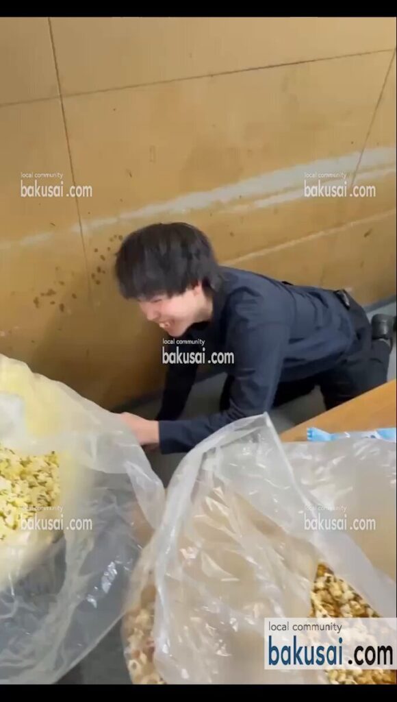 【バイトテロ】映画館で酔っ払った学生バイトが、客に提供予定のポップコーンに顔面ダイブ。　「おいひい！！！」じゃねーよ