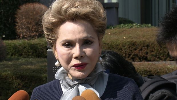 【芸能】デヴィ夫人書類送検　愛犬めぐり元マネージャー女性殴るなどしケガさせたか