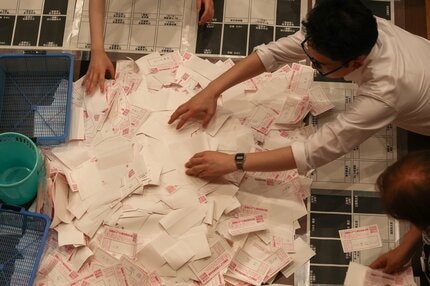 【米ブルームバーグ・日本担当コラムニスト】反自民だけの新党なら支持広がらず、立憲の源流は民主党にさかのぼり、名称やロゴを変えつつ、顔ぶれや政策は似通ったまま、目立った実績を残せずに漂流してきた