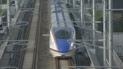 北陸新幹線 荷棚からキャリーケース落下　女性の頭に当たり外国人客とトラブルで警察対応