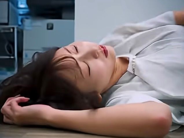 社長「AEDもってこい！」部下「嫌です」女性が倒れた職場で起きた“修羅場”に