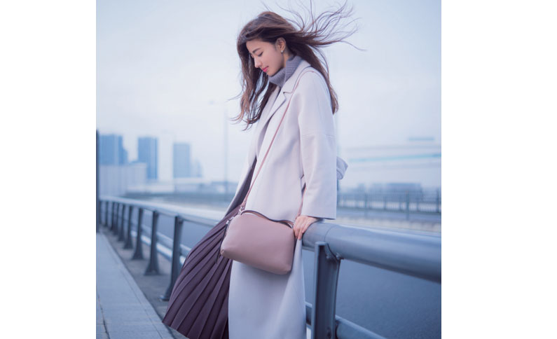 【国際】炎天下や寒空の下で何時間も立ちっぱなし…労働力を無駄遣いする不思議の国ニッポン