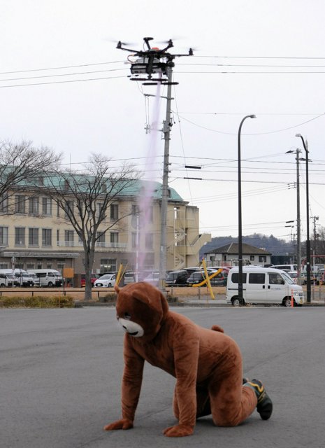 【画像】ドローンでクマよけスプレー噴射　宮城県石巻市が全国に先駆け導入へ