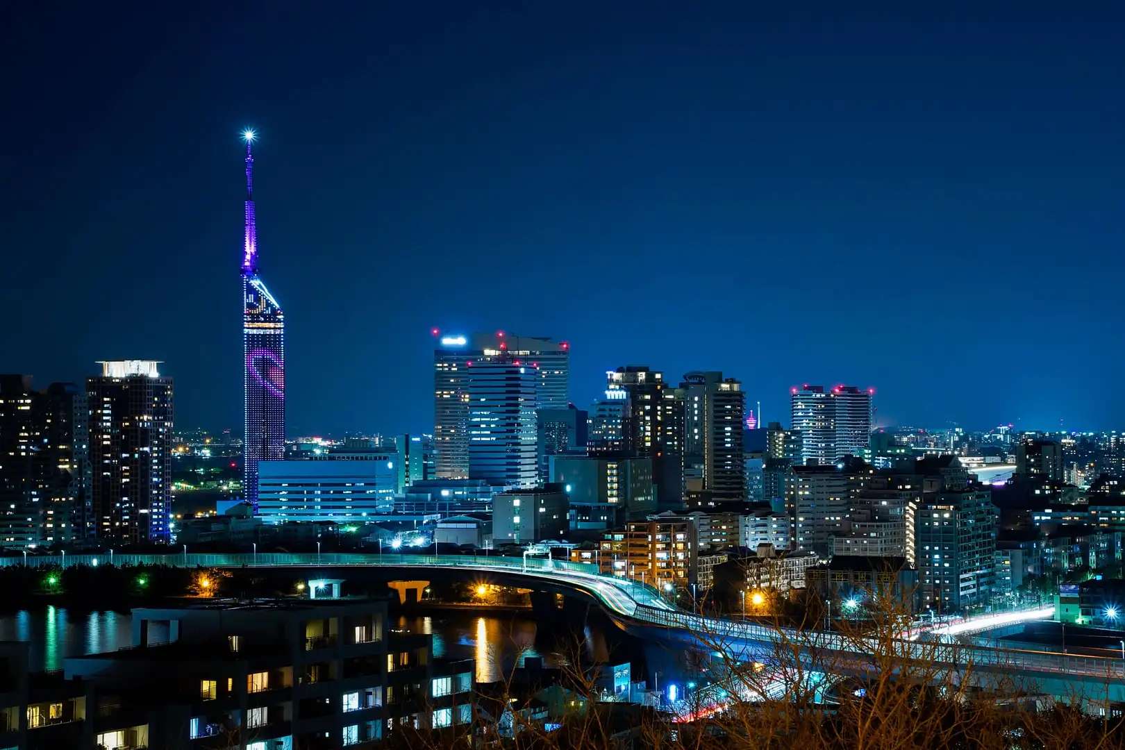 【悲報】福岡市民、咽び泣く「給料が低いのに家賃と物価が爆上がりした。コスパいいは過去の話」