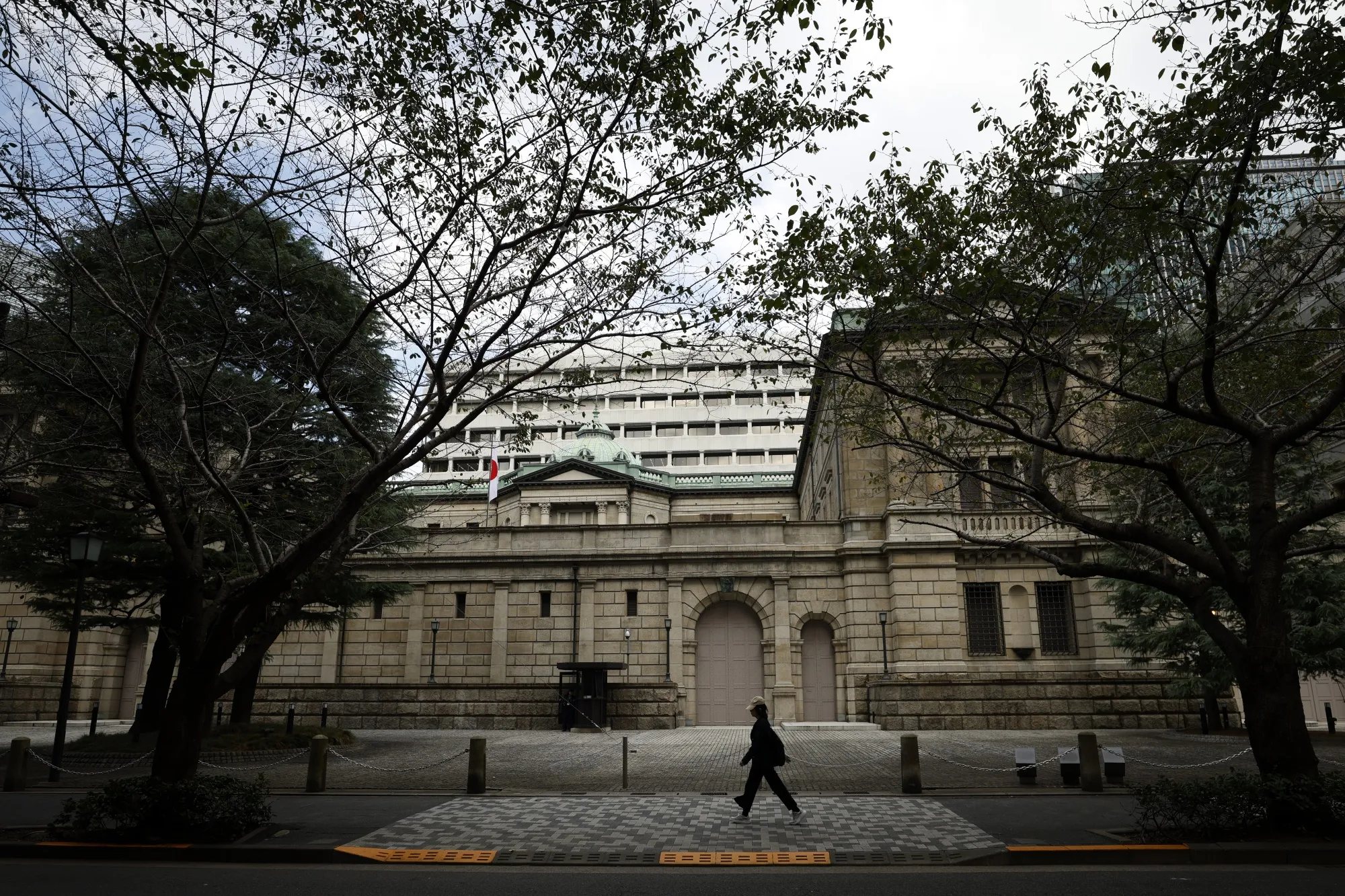 日銀が来月にも保有ETFの売却開始へ、100年以上の長期計画に－関係者