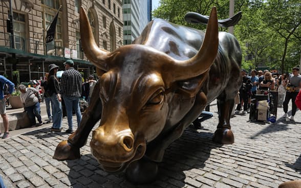 【総強気の米国株】企業の自社株買いと上場投資信託(ETF)経由での資金流入という2つの1兆ドルの買い主体が相場を押し上げる